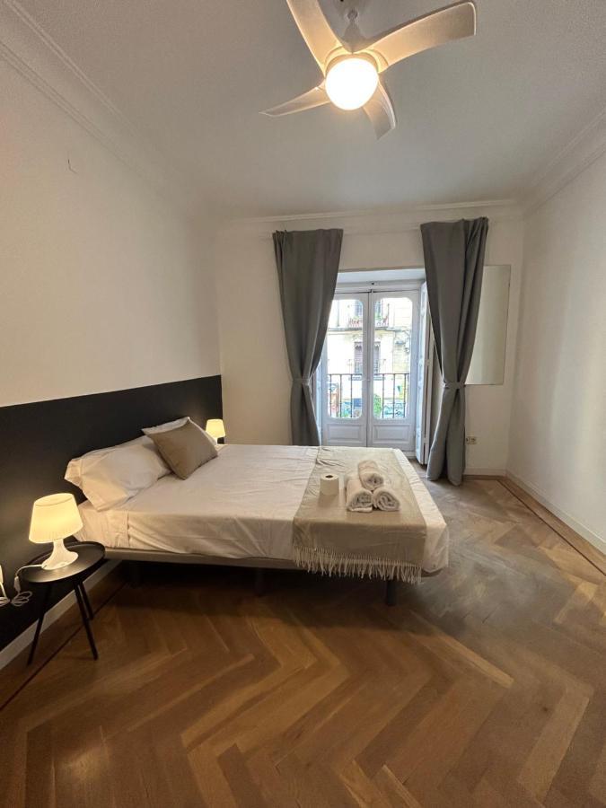 Villa Rooms Madrid Bagian luar foto