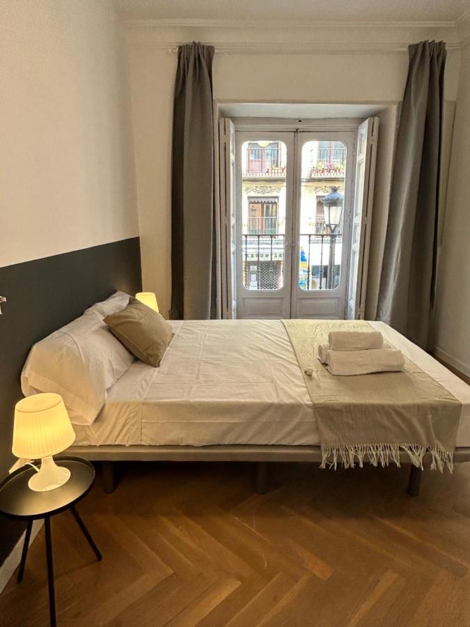 Villa Rooms Madrid Bagian luar foto